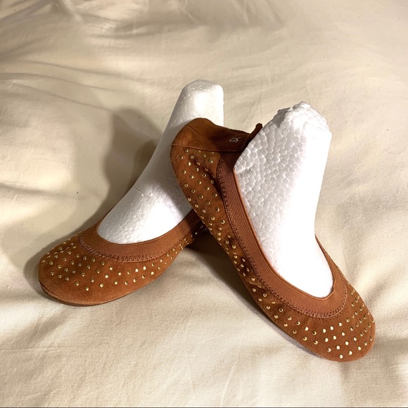 Yosi Samra | Samara Foldable Suede Ballet Flats - Picture 2 of 8